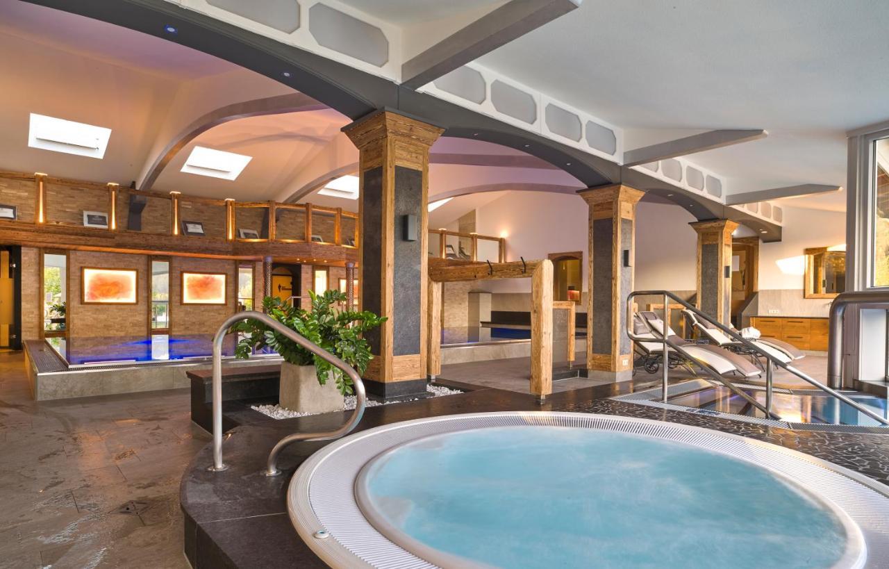 Kristall- & Vitalhotel Bergknappenhof โบเดนไมส์ ภายนอก รูปภาพ