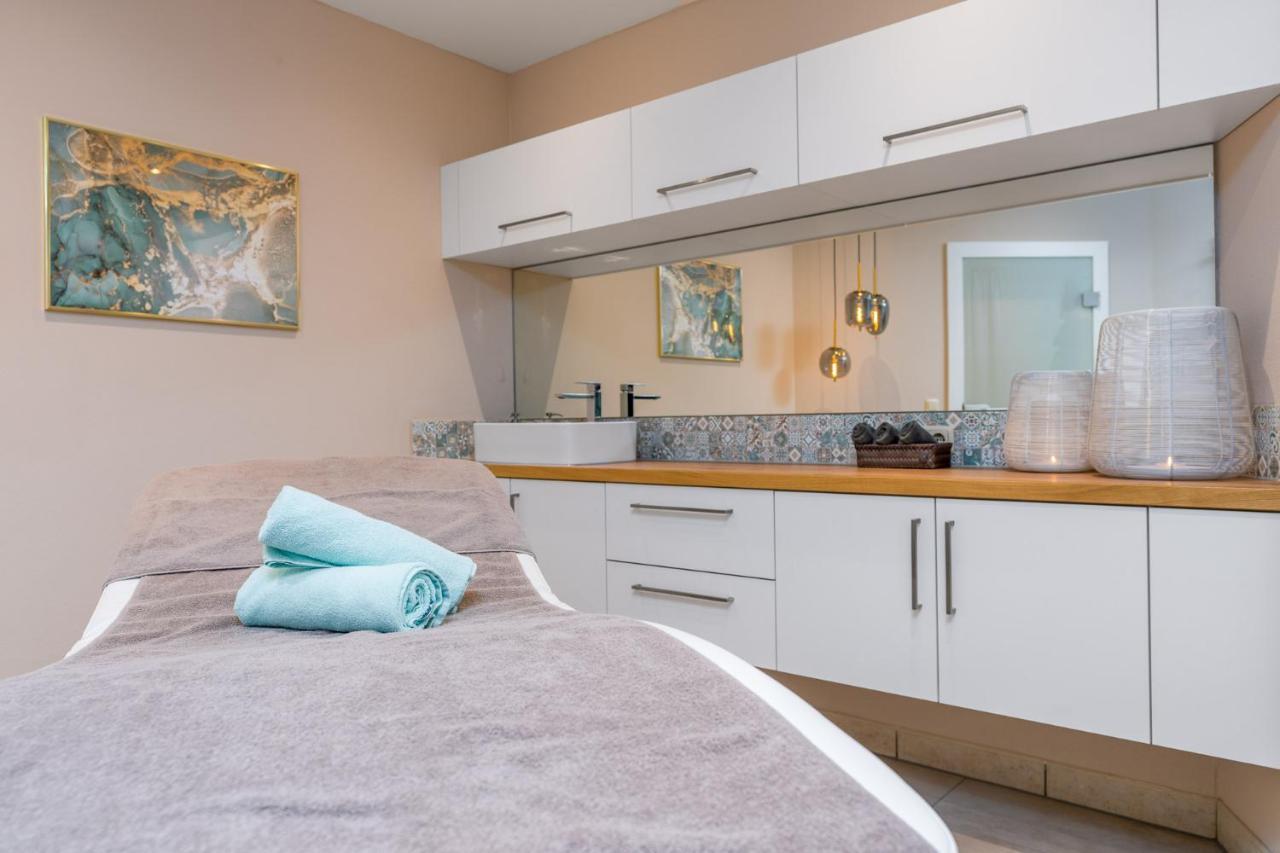 Kristall- & Vitalhotel Bergknappenhof โบเดนไมส์ ภายนอก รูปภาพ