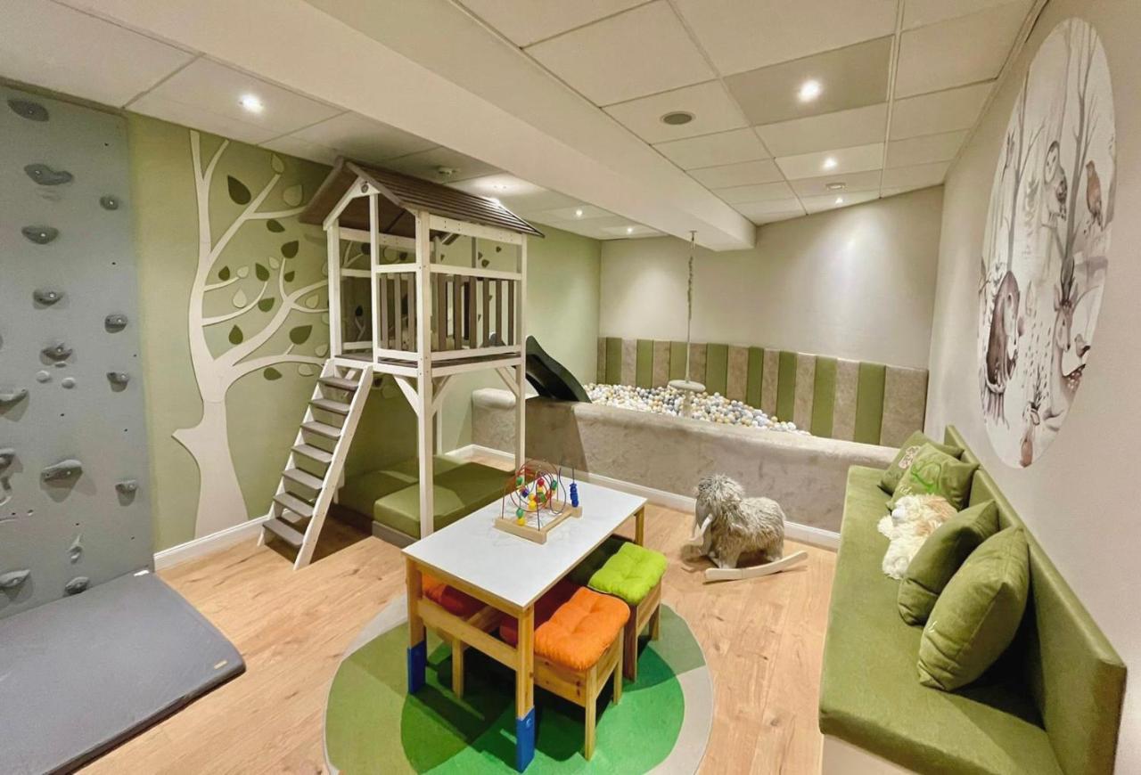 Kristall- & Vitalhotel Bergknappenhof โบเดนไมส์ ภายนอก รูปภาพ
