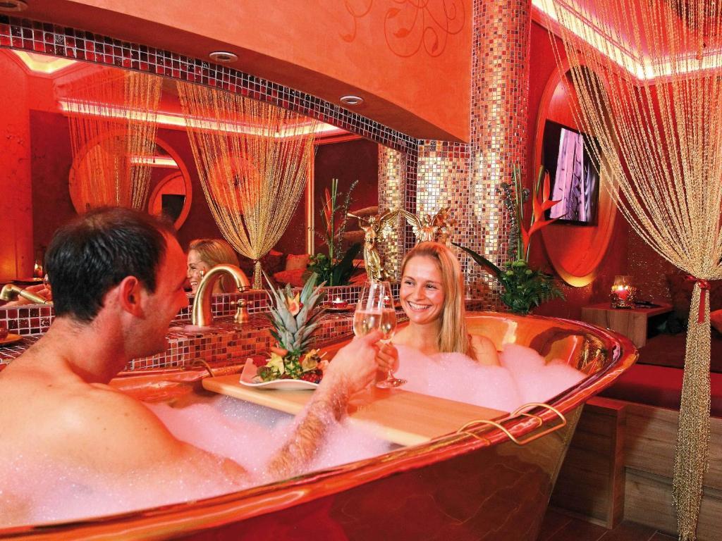 Kristall- & Vitalhotel Bergknappenhof โบเดนไมส์ ภายนอก รูปภาพ